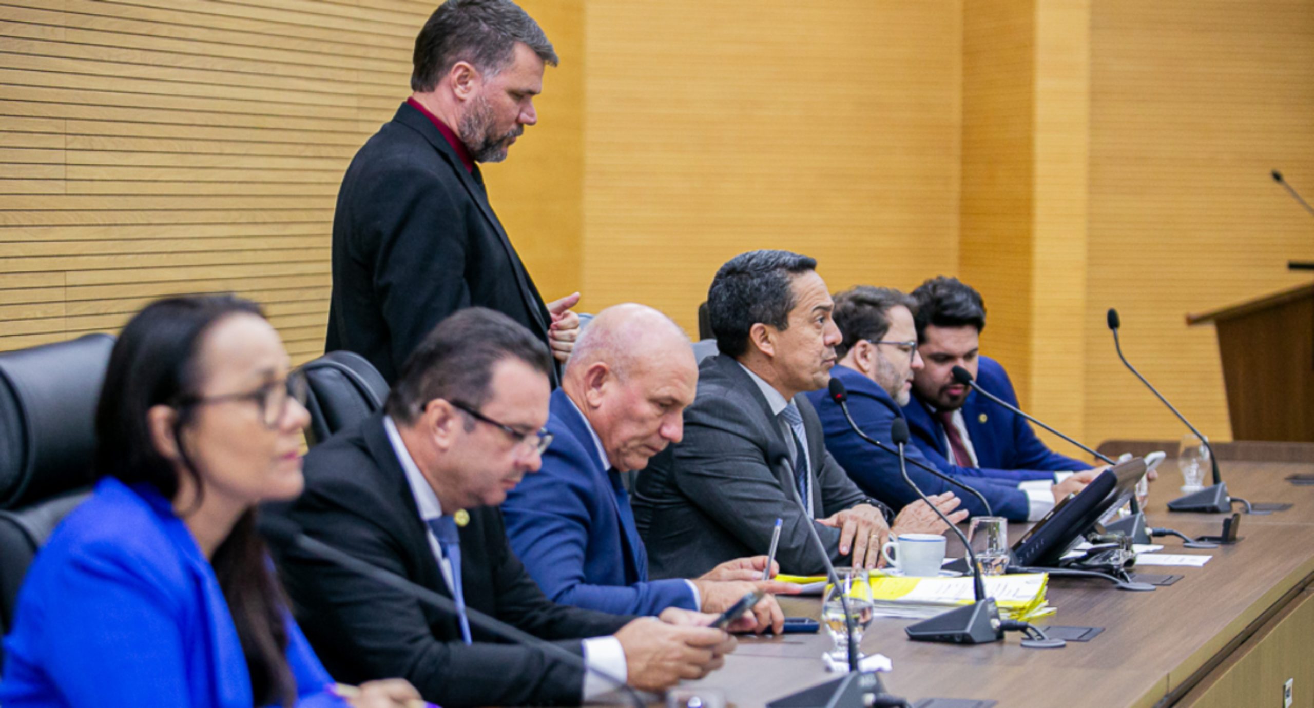 Alero aprova remanejamento de R$ 1,4 milhão para garantir execução de despesas na Procuradoria-Geral do Estado