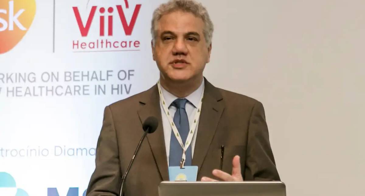 Alerta de infectologistas sobre a persistência da Covid-19 no Brasil