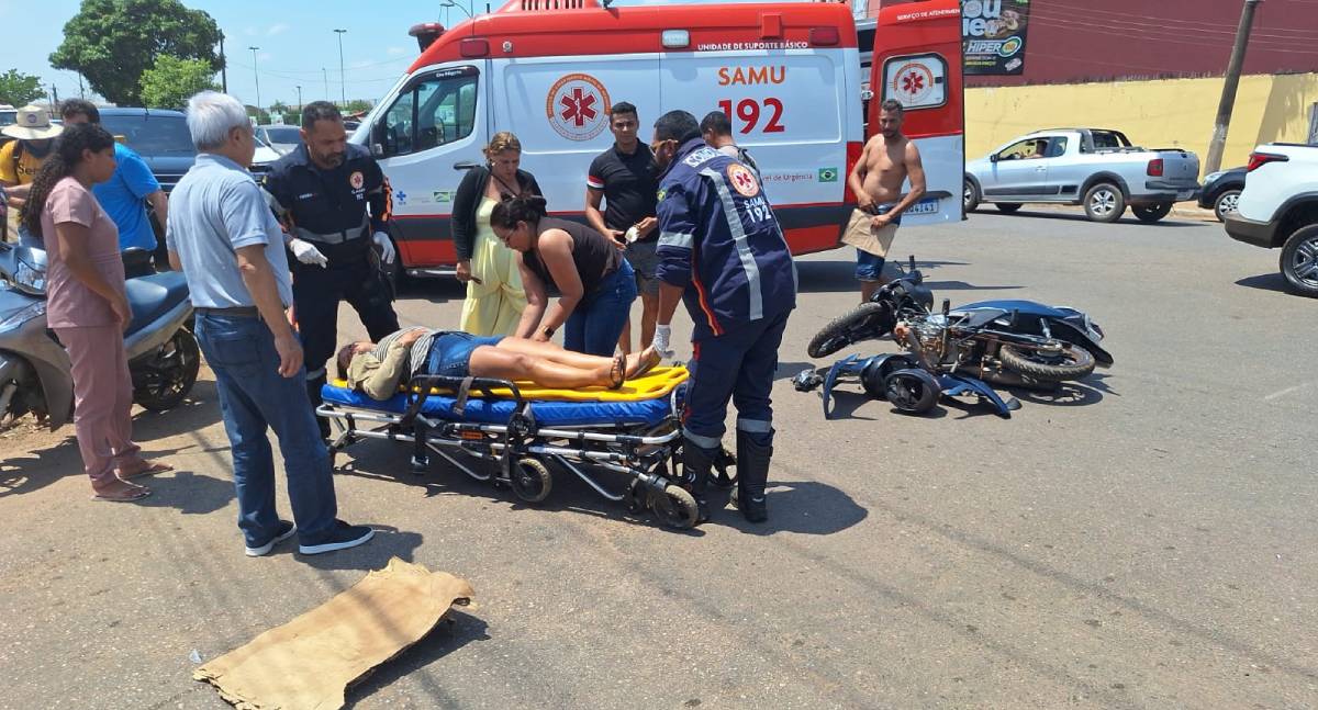 Batida entre carro e moto deixa casal ferido em Porto Velho