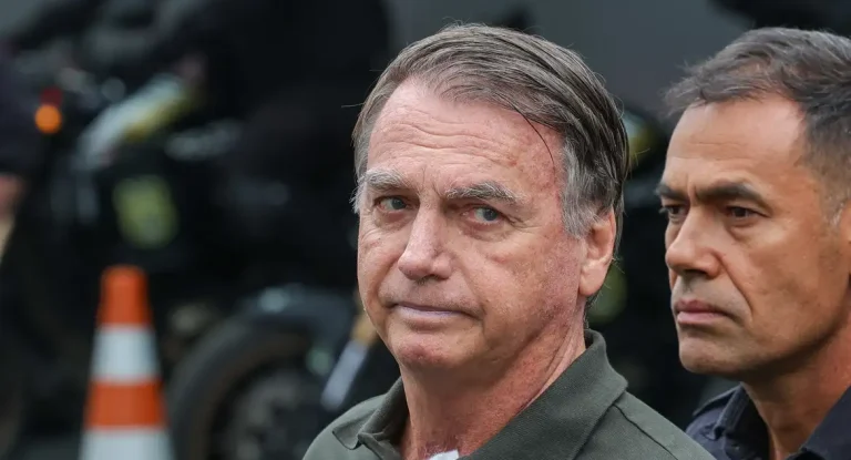 Bolsonaro passa por procedimento médico em Brasília