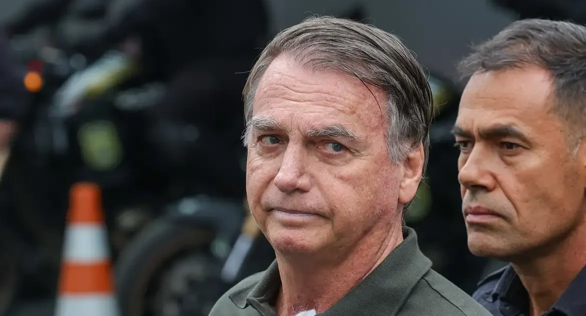 Bolsonaro passa por procedimento médico em Brasília