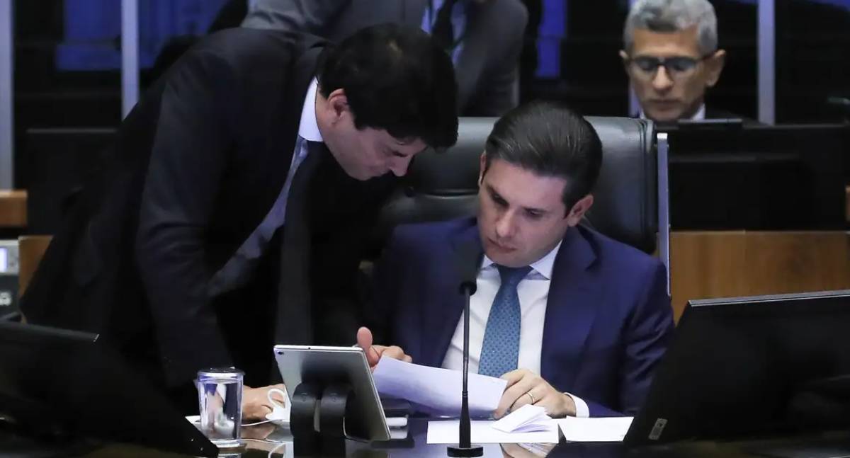 Câmara aprova voto secreto em PEC da Blindagem