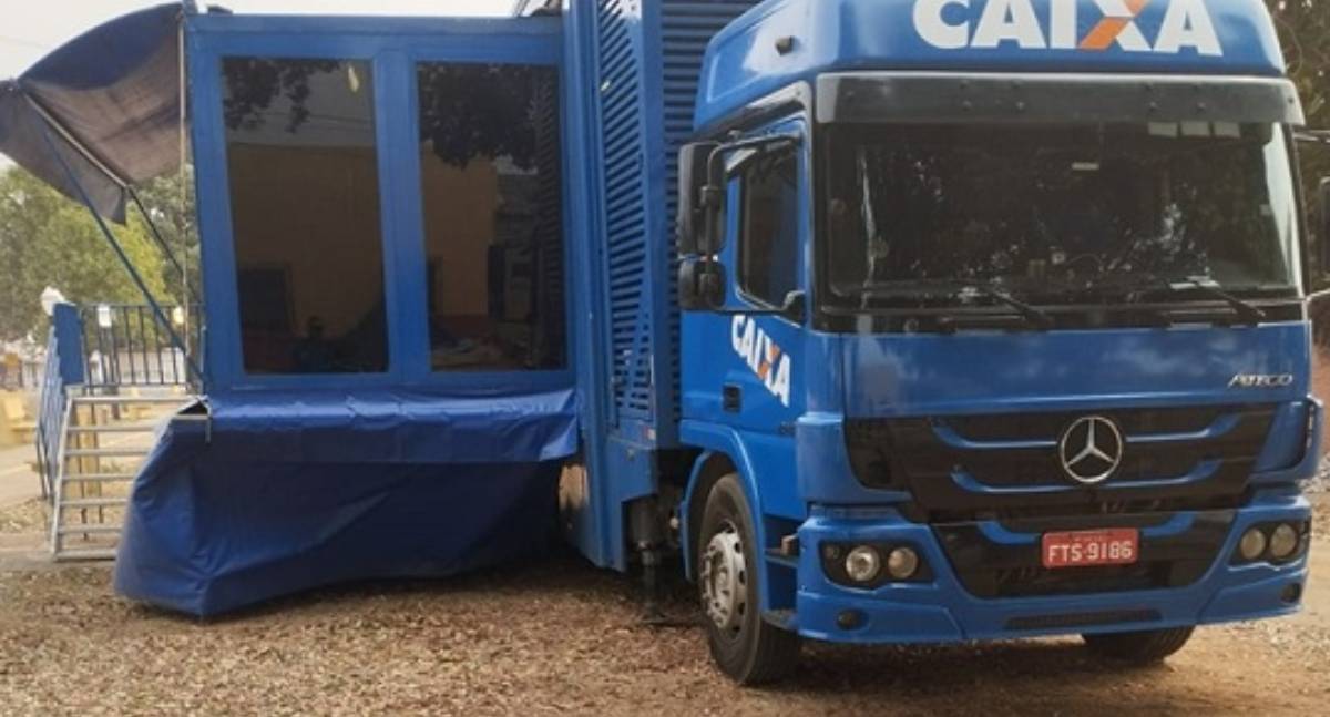 Caminhão CAIXA chega a Costa Marques com foco em benefícios sociais