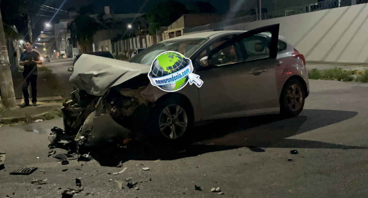 Carro capota em grave acidente no centro de Porto Velho; casal fica ferido