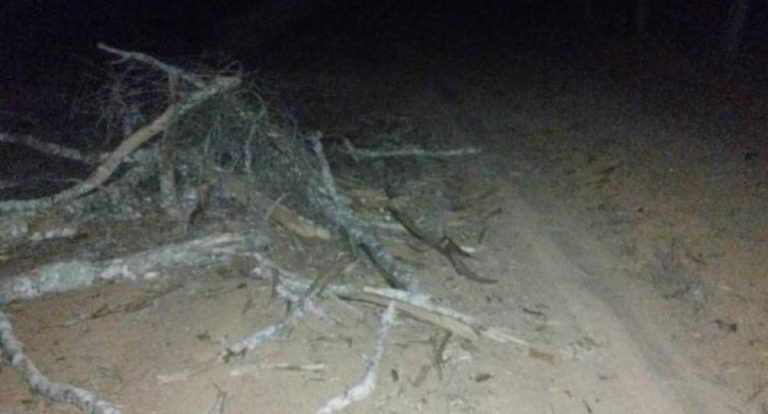 Casal fica ferido em acidente de moto em estrada rural