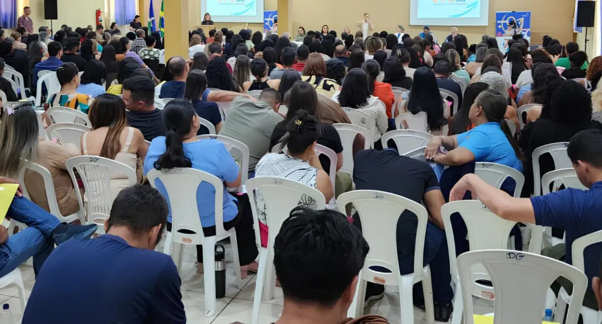 Cerca de 400 servidores da educação participam de formação do Programa Avança Rondônia em Porto Velho