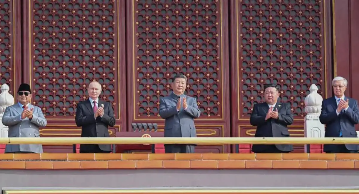 China comemora Dia da Vitória com desfile e defende desenvolvimento pacífico