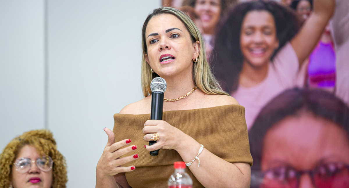 Cláudia de Jesus solicita palestras sobre violência contra a mulher nas escolas de Rondônia