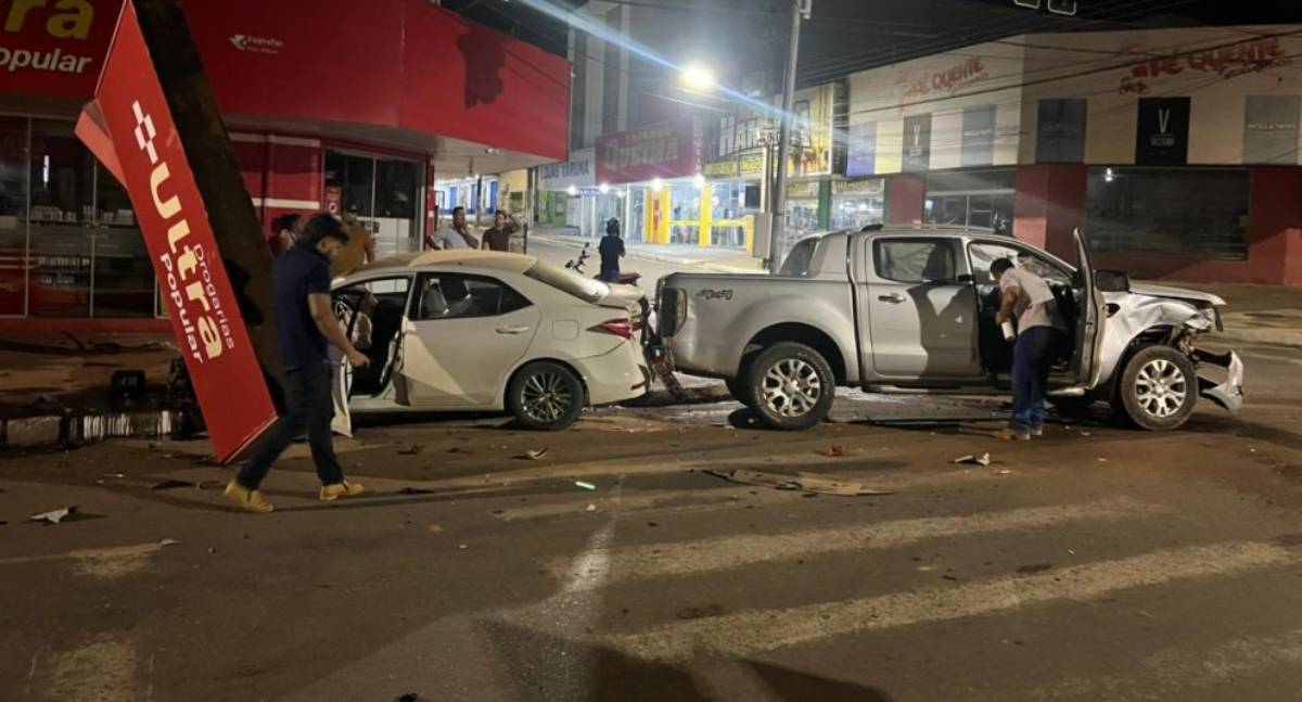 Colisão entre Corolla e Ford Ranger deixa danos materiais em Jaru