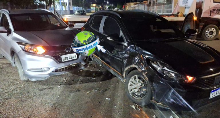 Colisão entre dois carros no bairro Olaria