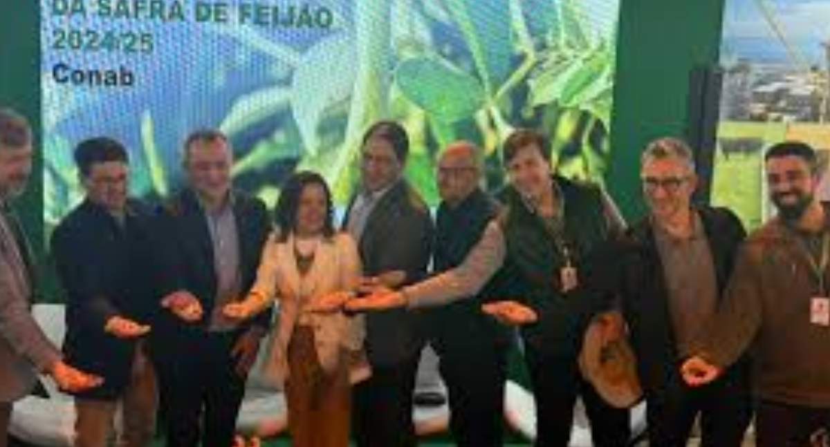 Conab anuncia R$ 21,7 milhões para leilões de apoio ao setor do feijão na Expointer 2025