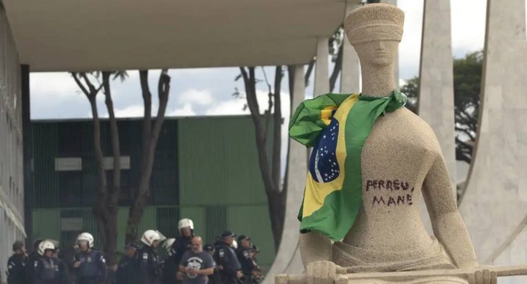 Condenação 8 de janeiro tem pena iniciada em prisão domiciliar