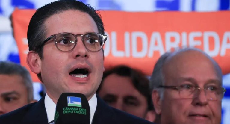 Congresso debate anistia a acusados por tentativa de golpe