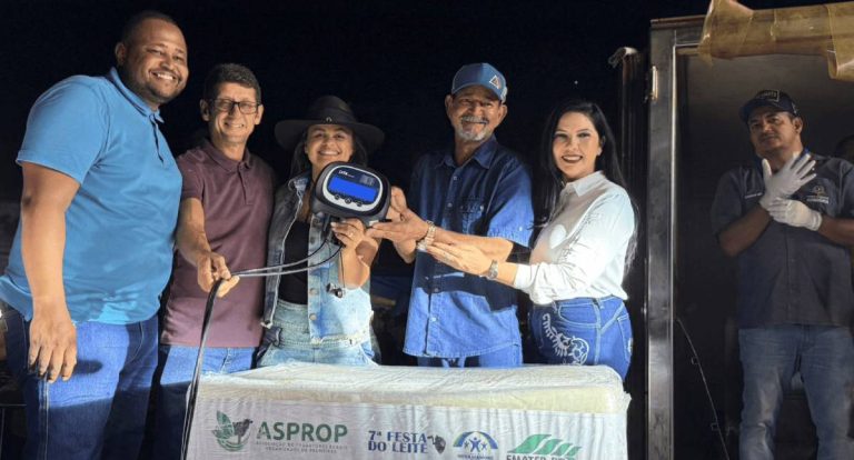 Cristiane Lopes participa da 7ª Festa do Leite e anuncia mais de 3 milhões e duas torres de telefonia móvel para distritos de Nova Mamoré