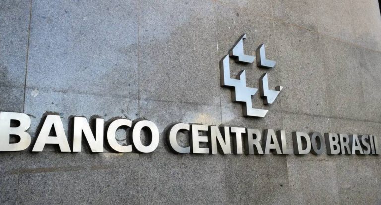 Déficit nas contas externas do país atinge US$ 4,7 bi em agosto