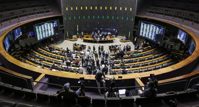 Delegados da PF alertam para os riscos da PEC da Blindagem