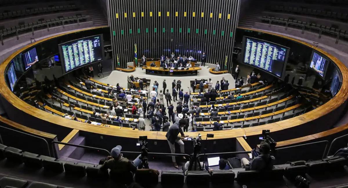 Delegados da PF alertam para os riscos da PEC da Blindagem