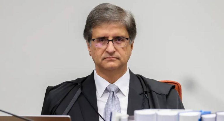 Denúncia contra Eduardo Bolsonaro não encerra investigação
