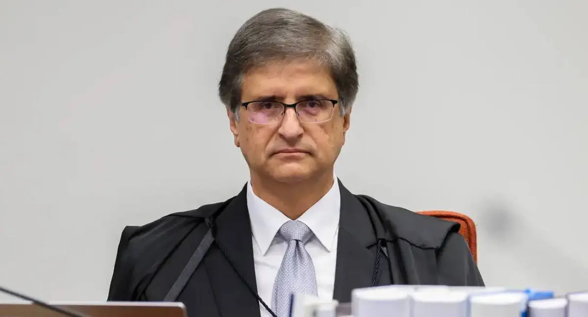 Denúncia contra Eduardo Bolsonaro não encerra investigação