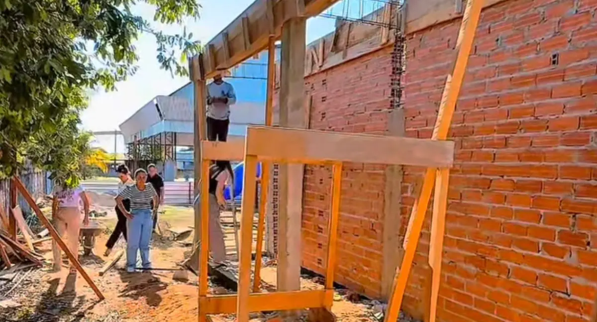 Deputada Gislaine Lebrinha destina emenda para construção de banheiros na Escola Lázara Alves de Lima