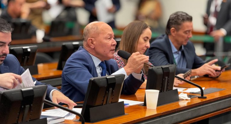 Deputado Coronel Chrisóstomo questiona destruição de dragas no Rio Madeira e defende garimpeiros