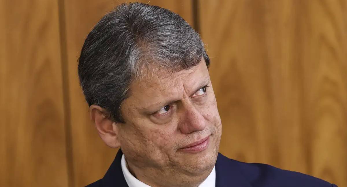 Deputado pede inquérito contra Tarcísio por críticas ao STF