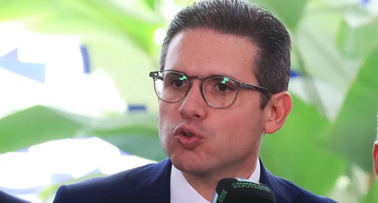 Deputados pautam PEC que dificulta denúncias criminais