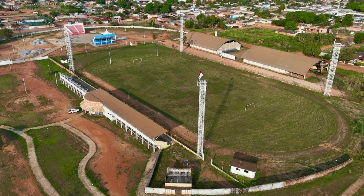 Dra. Taíssa acompanha inspeção para revitalização do Estádio João Saldanha em Guajará-Mirim