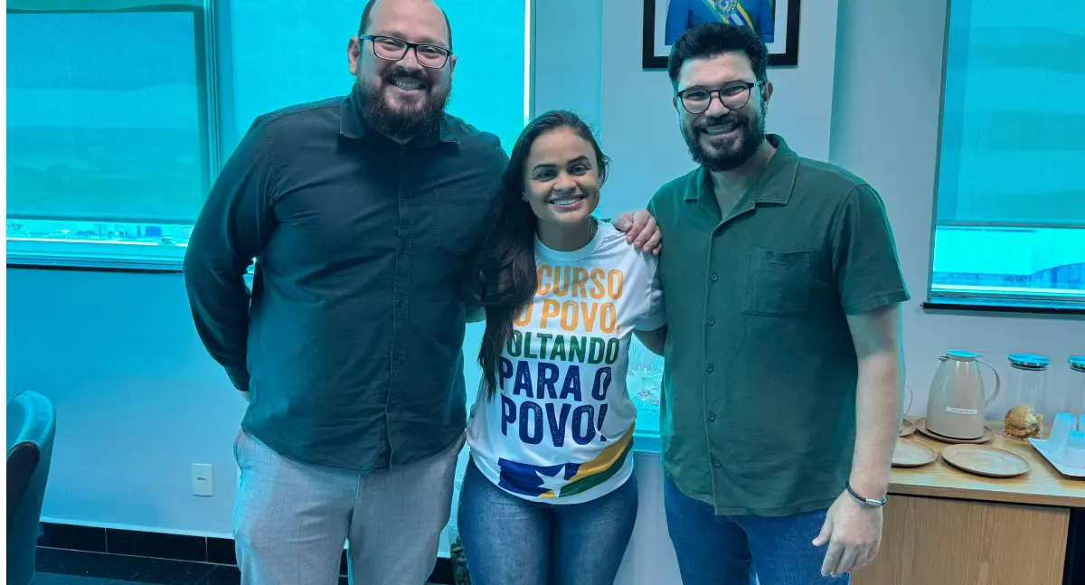 Dra. Taíssa celebra ordem de serviço para retomada da obra do Estádio João Saldanha em Guajará-Mirim