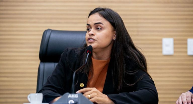 Dra. Taíssa cobra melhorias na saúde de Rondônia em sessão que convocou secretário na Alero