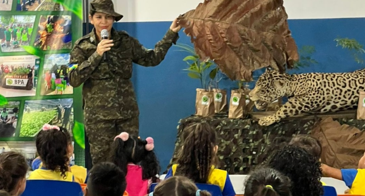 Escola Nova República recebe ação educativa do Batalhão de Polícia Ambiental