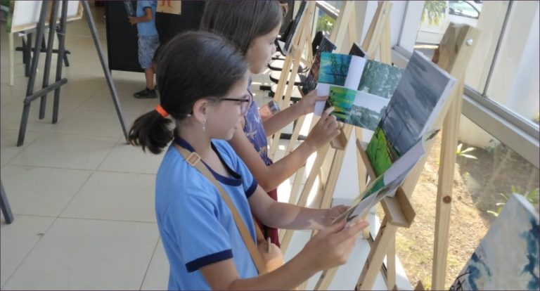 Estudantes de Vilhena visitam Feira Cultural Encantos da Amazônia