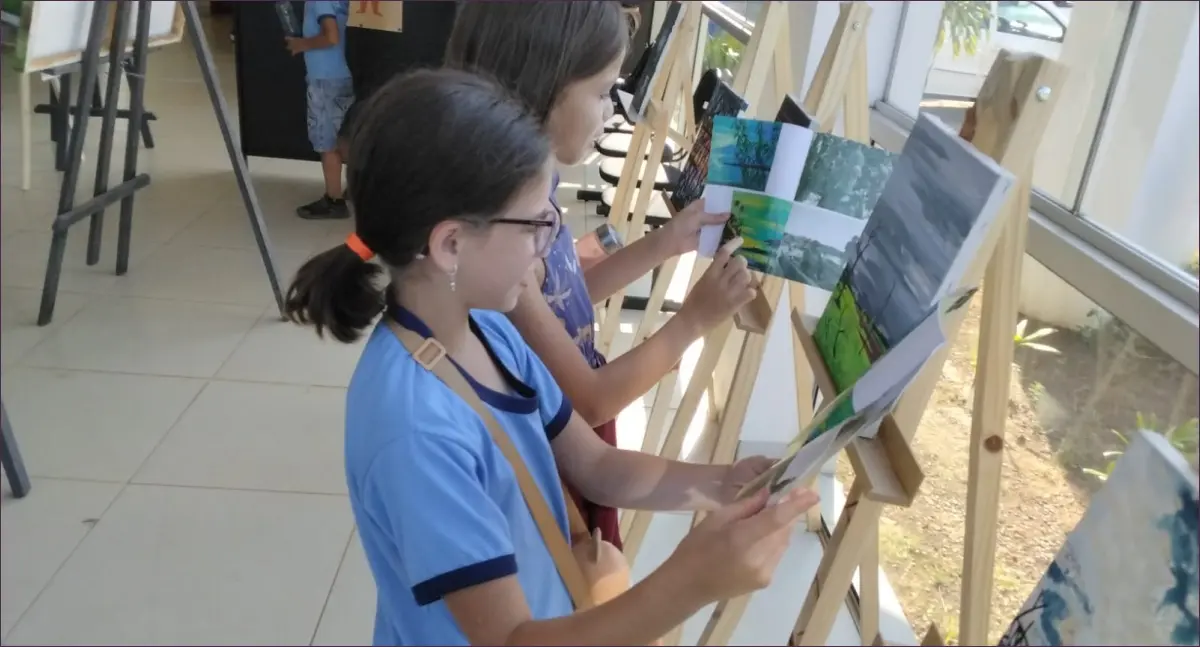 Estudantes de Vilhena visitam Feira Cultural Encantos da Amazônia