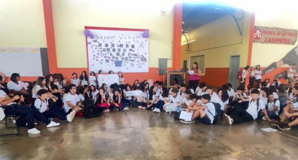 Estudantes do Major Guapindaia realizam homenagem às mulheres vítimas de feminicídio em Porto Velho