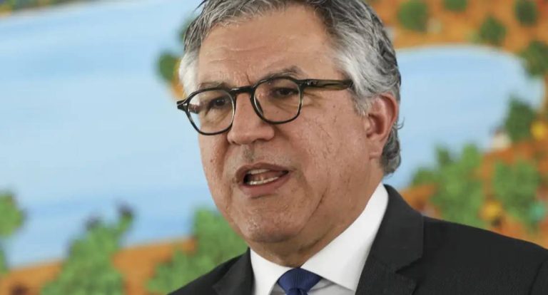 EUA liberam visto de Padilha para evento da ONU