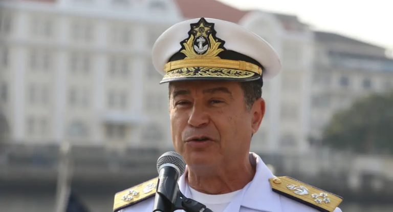 Fux vota pela absolvição do ex-comandante da Marinha Almir Garnier