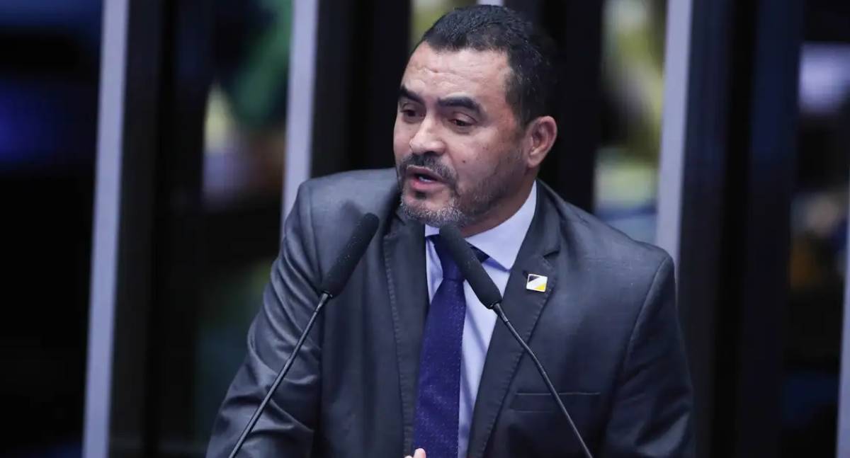 Governador do Tocantins é afastado do cargo por seis meses