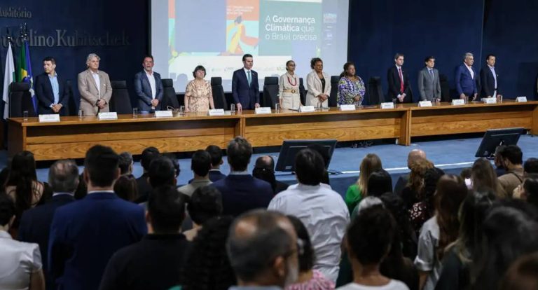 Governança climática exige parcerias, diz Marina Silva