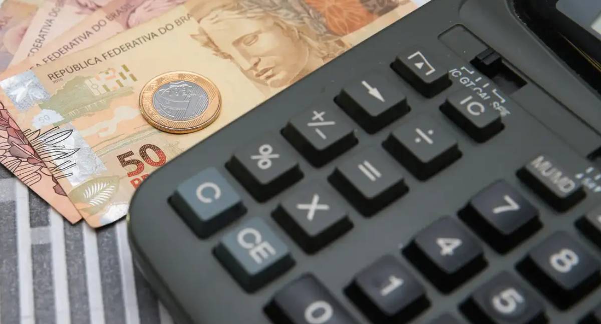 Governo brasileiro revisa para baixo projeção de inflação