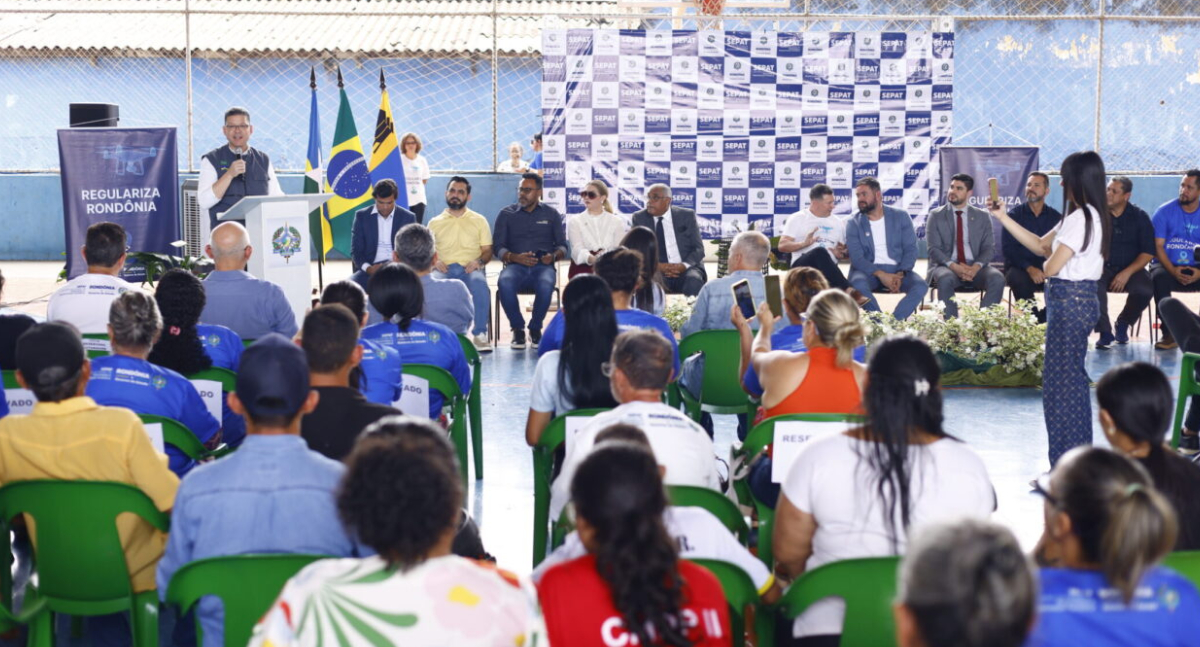 Governo de RO entrega títulos de propriedade para famílias do Núcleo 10 de Junho