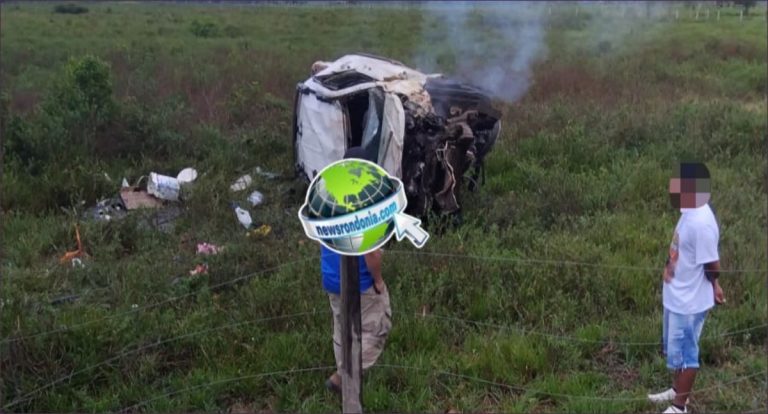 Grave acidente com capotamento de caminhonete deixa vítima presa às ferragens na BR-319