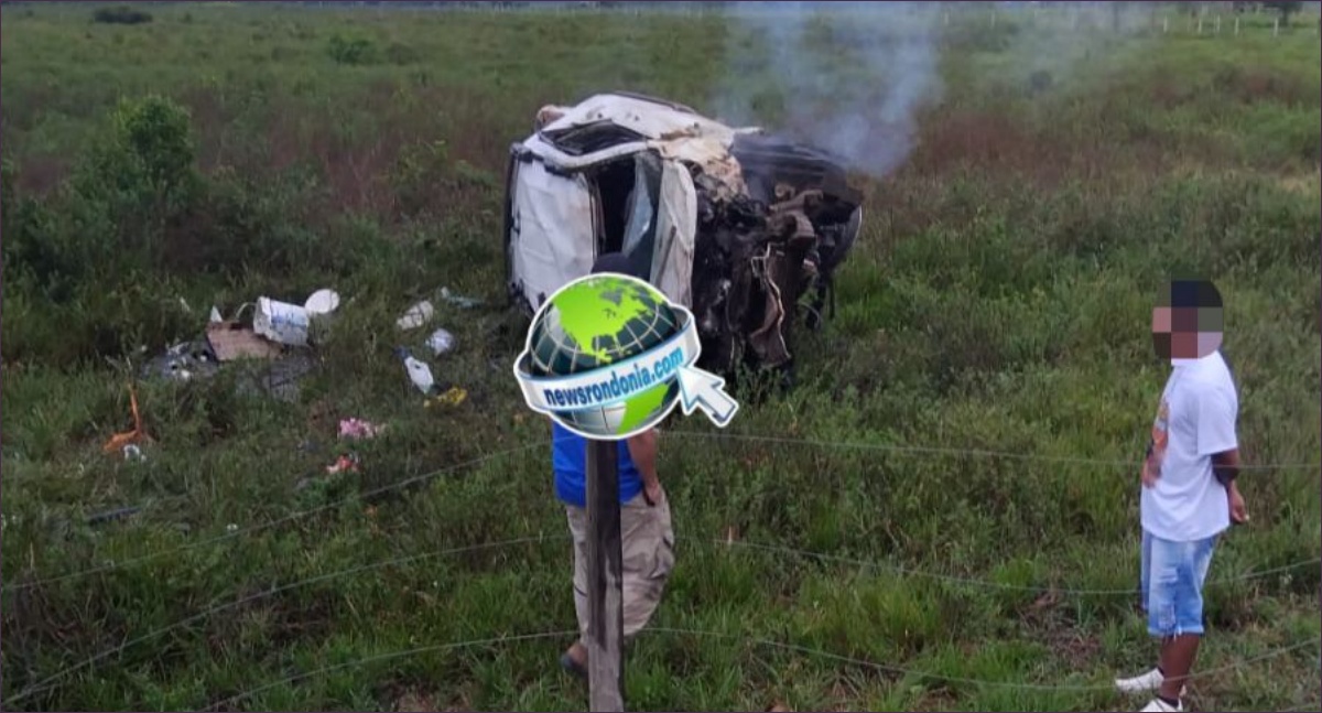 Grave acidente com capotamento de caminhonete deixa vítima presa às ferragens na BR-319