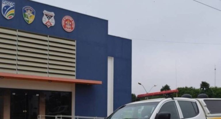 Homem agride a mãe e a vizinha e é preso em Vilhena