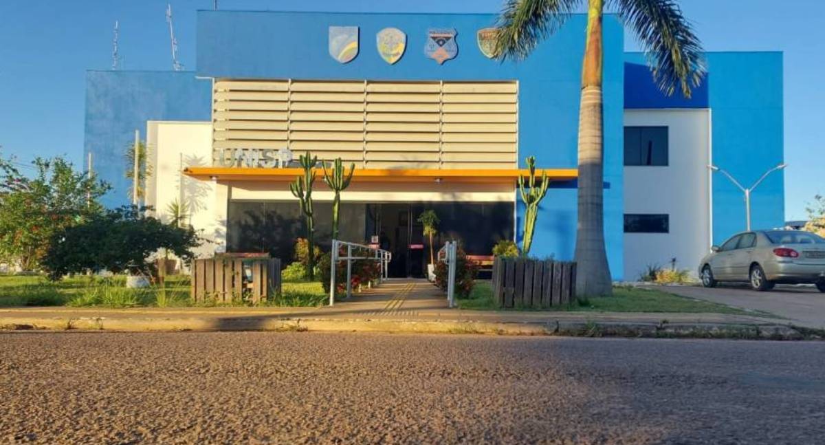 Homem foge após prender esposa em casa por flagra de maconha