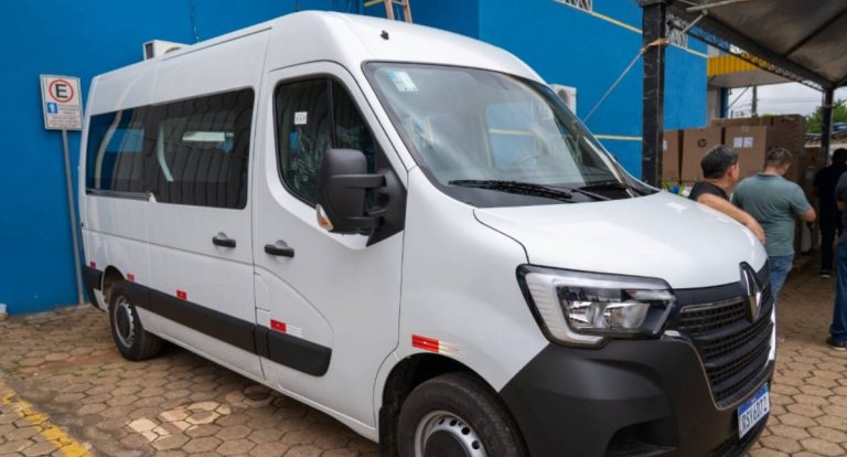 Ieda Chaves solicita vans para saúde e educação em Primavera de Rondônia