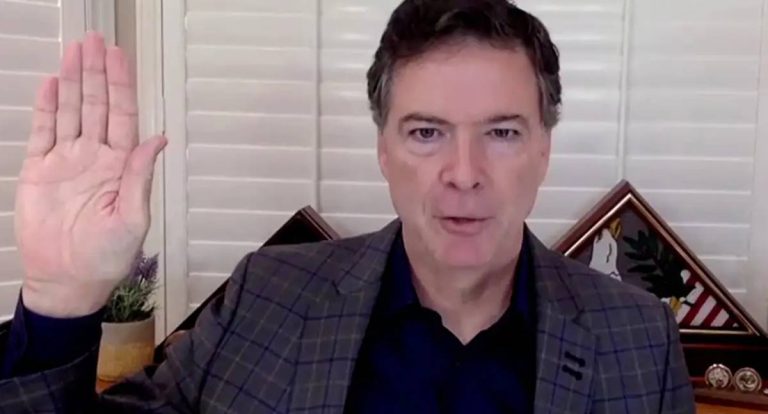 Indiciamento de James Comey intensifica ataque de Trump a críticos