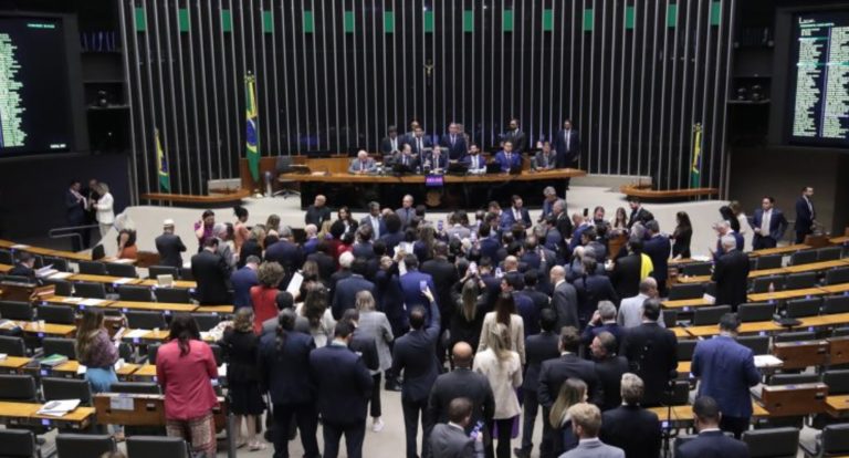 JAIME BAGATTOLI: Câmara dos Deputados aprova regime de urgência para Anistia do 8 de Janeiro