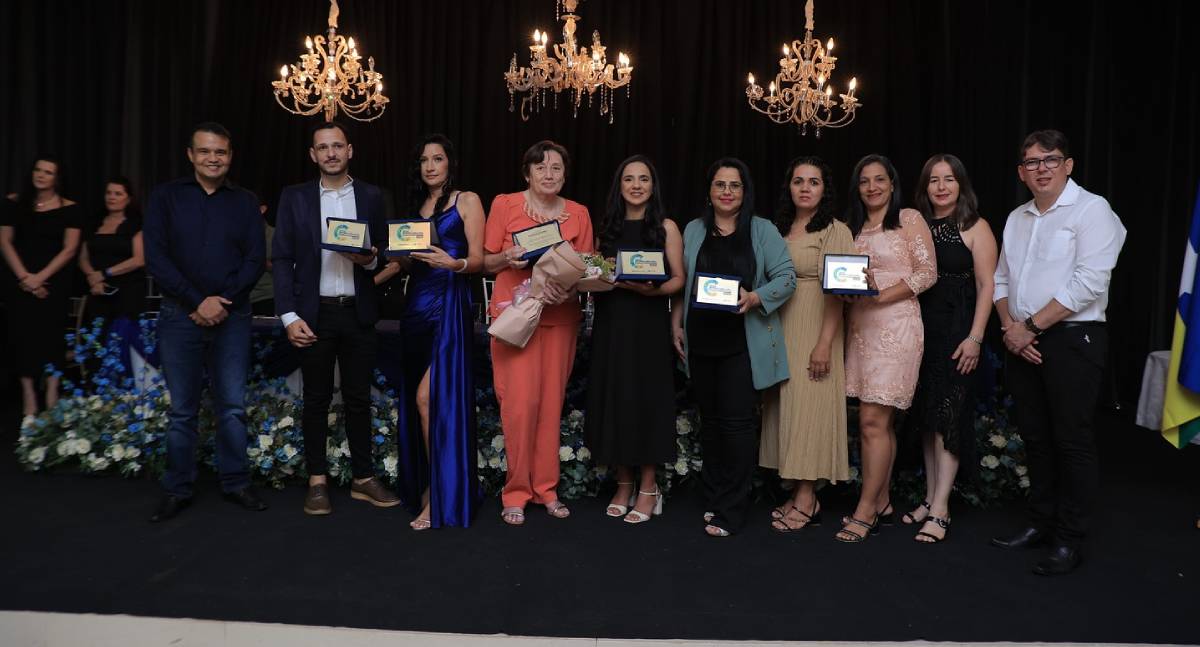 Jaru Alfabetizado: Prefeitura entrega prêmio de R$ 10 mil a duas professoras da rede municipal por bom desempenho no Sistema de Avaliação Educacional de Rondônia