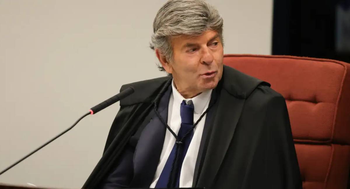 Luiz Fux vota para anular processo contra Bolsonaro por cerceamento de defesa