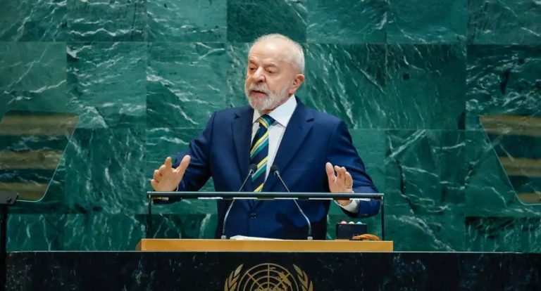 Lula alerta que democracia está em jogo e convoca a esquerda em Nova York
